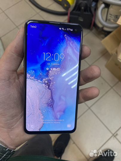 Samsung Galaxy S10e, 6/128 ГБ