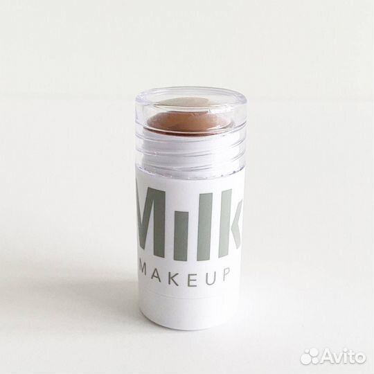 Milk Makeup бронзер Baked