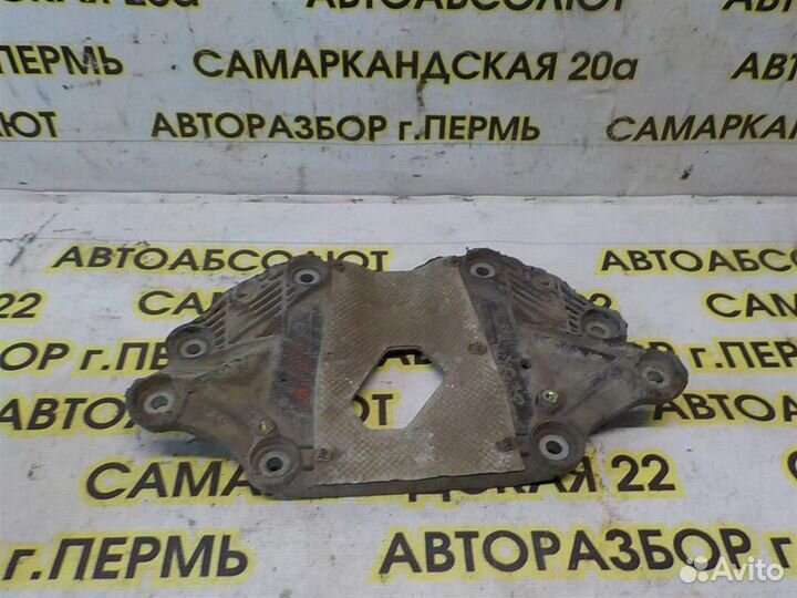 Кронштейн редуктора Volvo XC70 Cross Country II 2