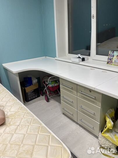 Письменный стол белый с ящиками