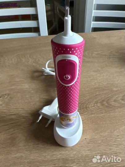 Электронная зубная щетка