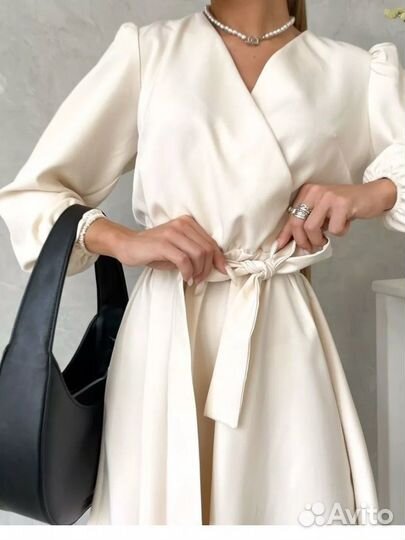 Белое платье