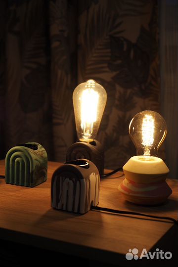 Светильник настольный