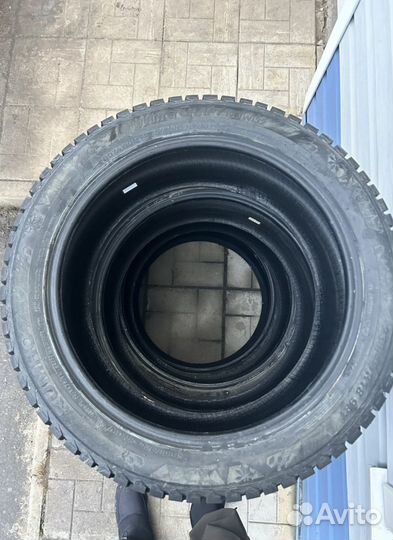 Kumho WinterCraft Ice Wi32 235/45 R18 32W