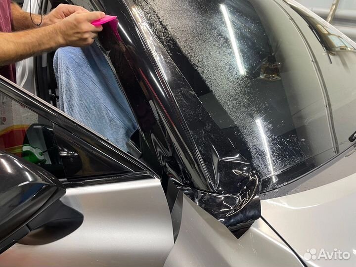 Черный полиуретан для крыш авто, панорама