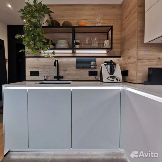 Современная стильная кухня