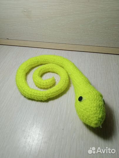 Змейка вязаная