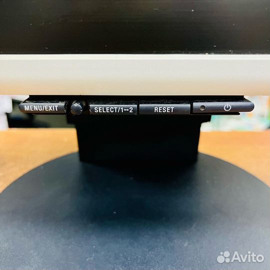 Монитор NEC MultiSync LCD1770NX 17