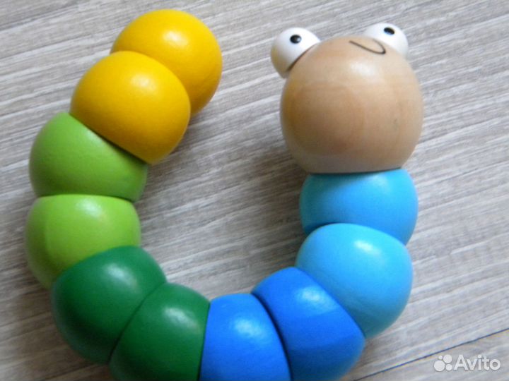 Деревянная игрушка, гусеница