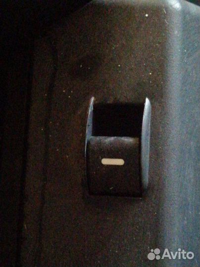 Кнопка стеклоподъемника задняя левая Land Rover