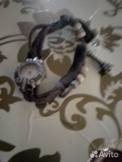 Часы женские ручные