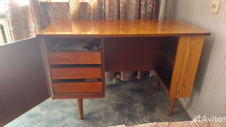 Письменный стол / парта