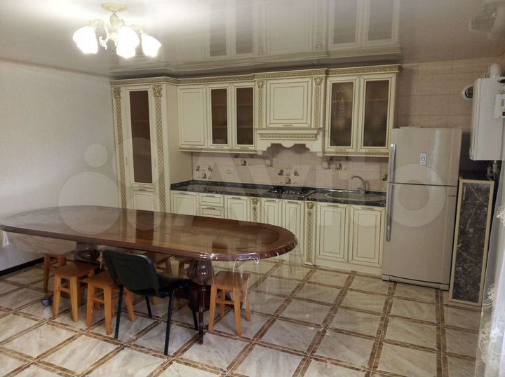 Дом 450 м² на участке 23 сот.