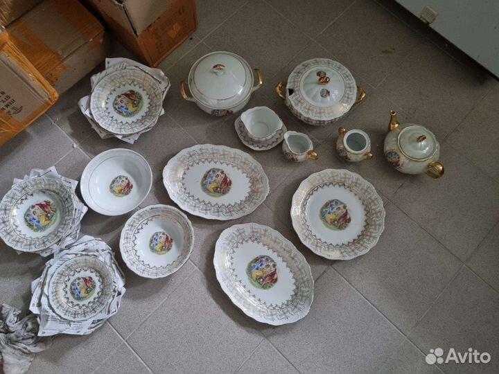 Набор столовой посуды Мадонна