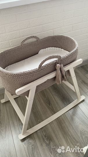 Вязанная люлька для новорожденного