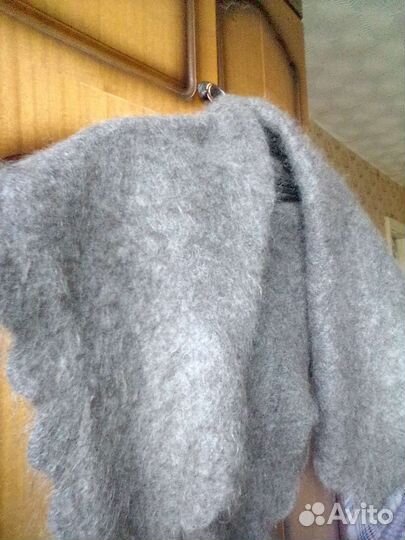 Пуховый. Платок. Б/у. 90. На. 90. Не. Колкий