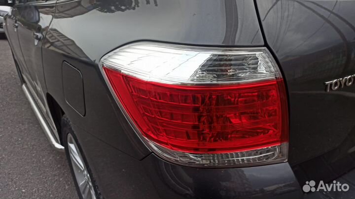 Фонарь задний левый Тойота Хайландер 2010-2013