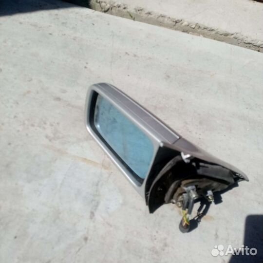 Зеркало заднего вида на mercedes