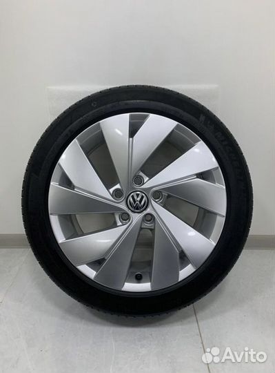 Новые Volkswagen Golf 8, 7, Michelin 225/45 R17