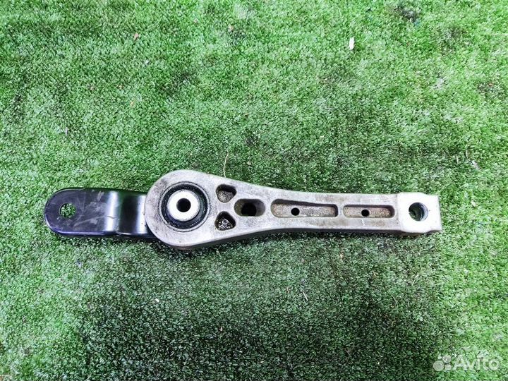 Опора двигателя нижняя volkswagen Caddy 4 2019