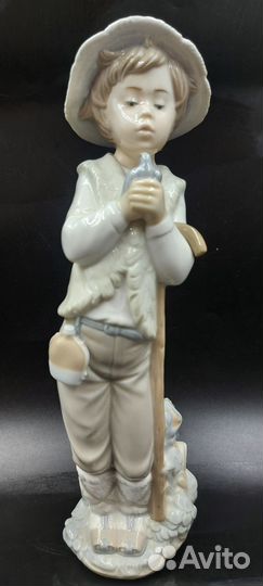Фарфоровая фигура 