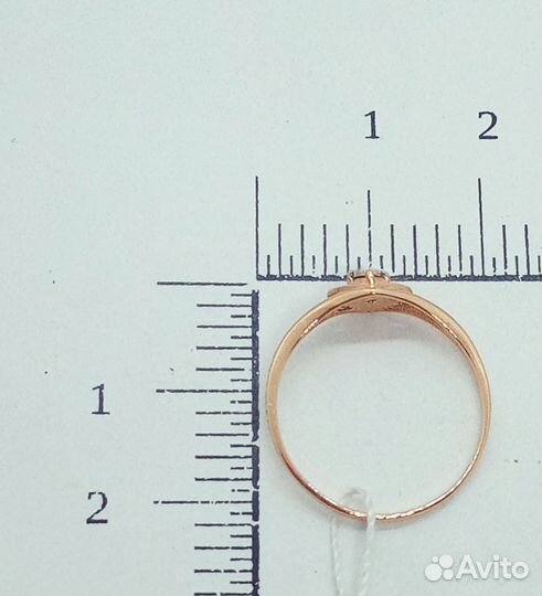 Золотое кольцо с бриллиантом 17,5р