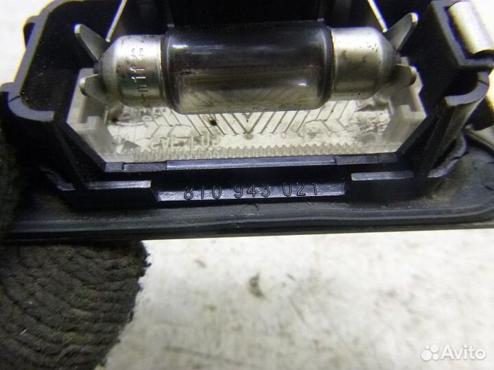 Плафон освещения номера audi Q5 2008