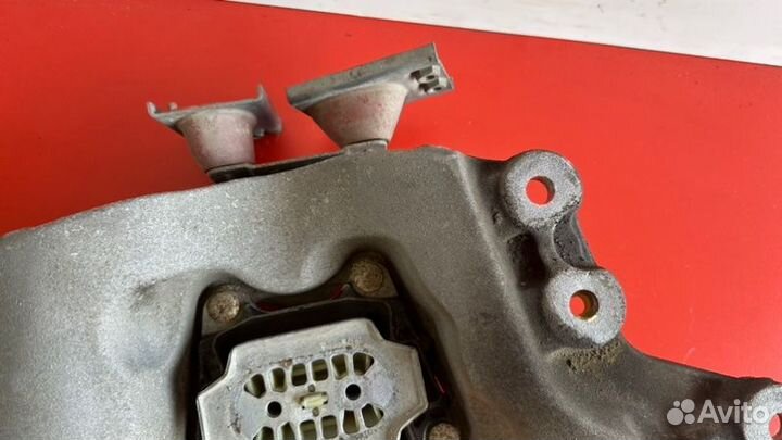 Подушка АКПП Audi A6 C6 AUK 3.2 2008