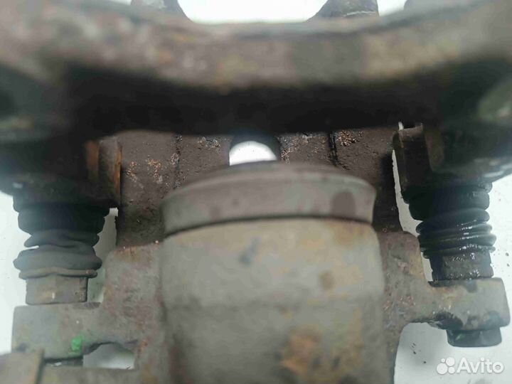 Суппорт задний левый Volkswagen Sharan 2002 год