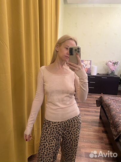 Свитер женский