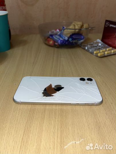 iPhone 11, 64 ГБ