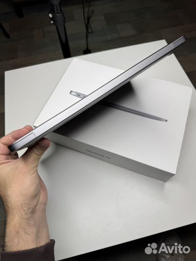 Macbook Air 13 2020 M1 / идеал, 93 цикла