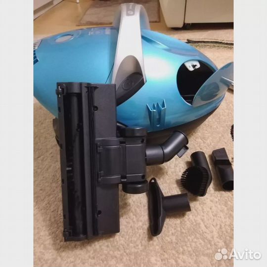 Пылесос с аквафильтром Zelmer Jancio ZVC1400WD