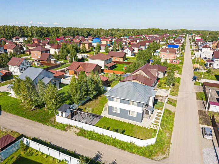 Коттедж 152,8 м² на участке 6 сот.