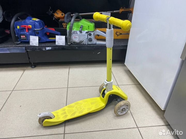 Самокат трехколесный AmaroBaby (лб80а)