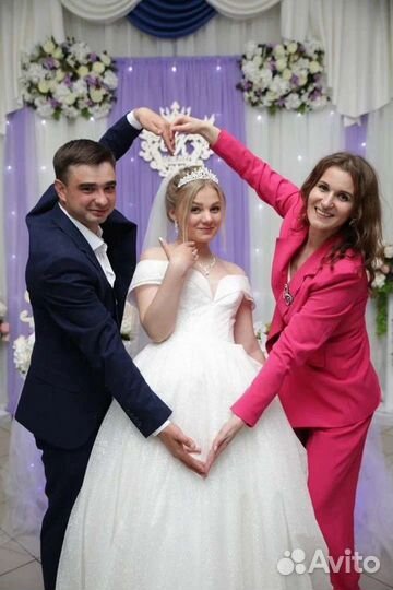 Ведущая праздников