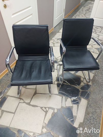 Стулья для друзей)