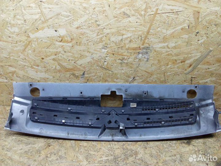 Решетка радиатора Citroen Berlingo 2006