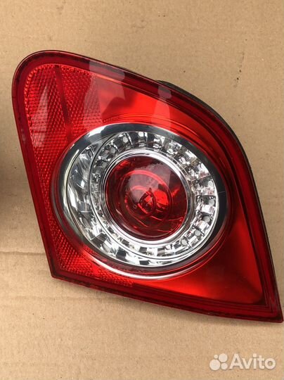 Фонарь крышки багажника левый; правый Фольксваген