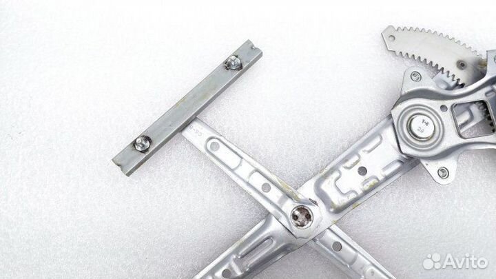 Стеклоподъемник электрический задний правый