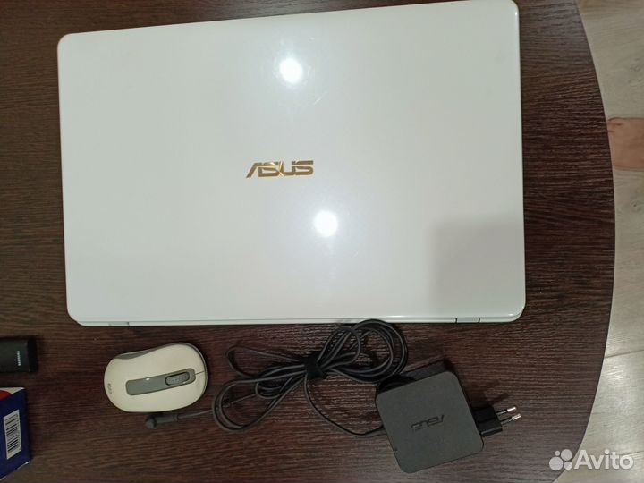 Ноутбук asus