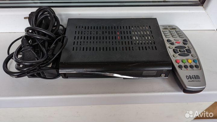 Спутниковый ресивер DreamBox DM800 HD