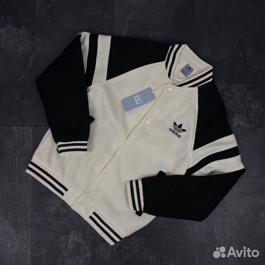 Бомбер весенний Adidas