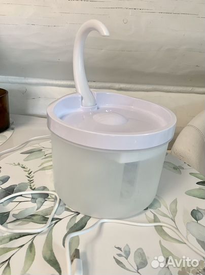 Фонтан поилка для кошек и собак