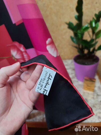 Платок Salvatore Ferragamo шёлк
