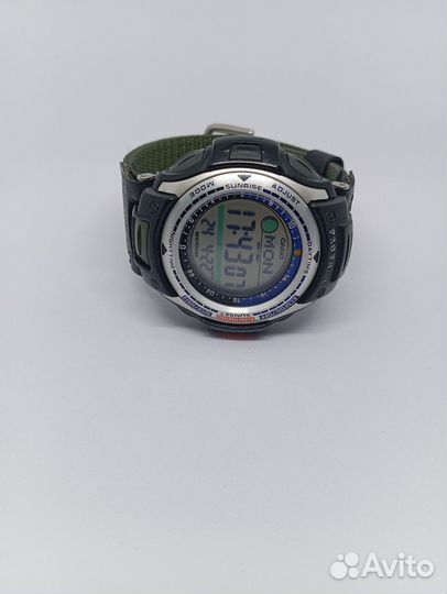 Часы casio pro trek