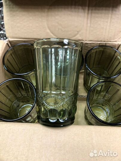 Стаканы из цветного стекла зеленые