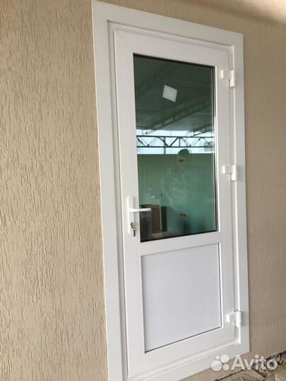 Дверь пластиковая