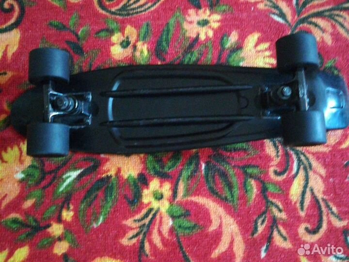 Чёрный скейт