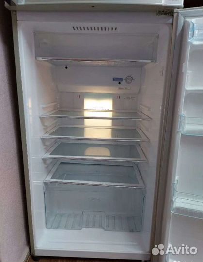 Холодильник toshiba